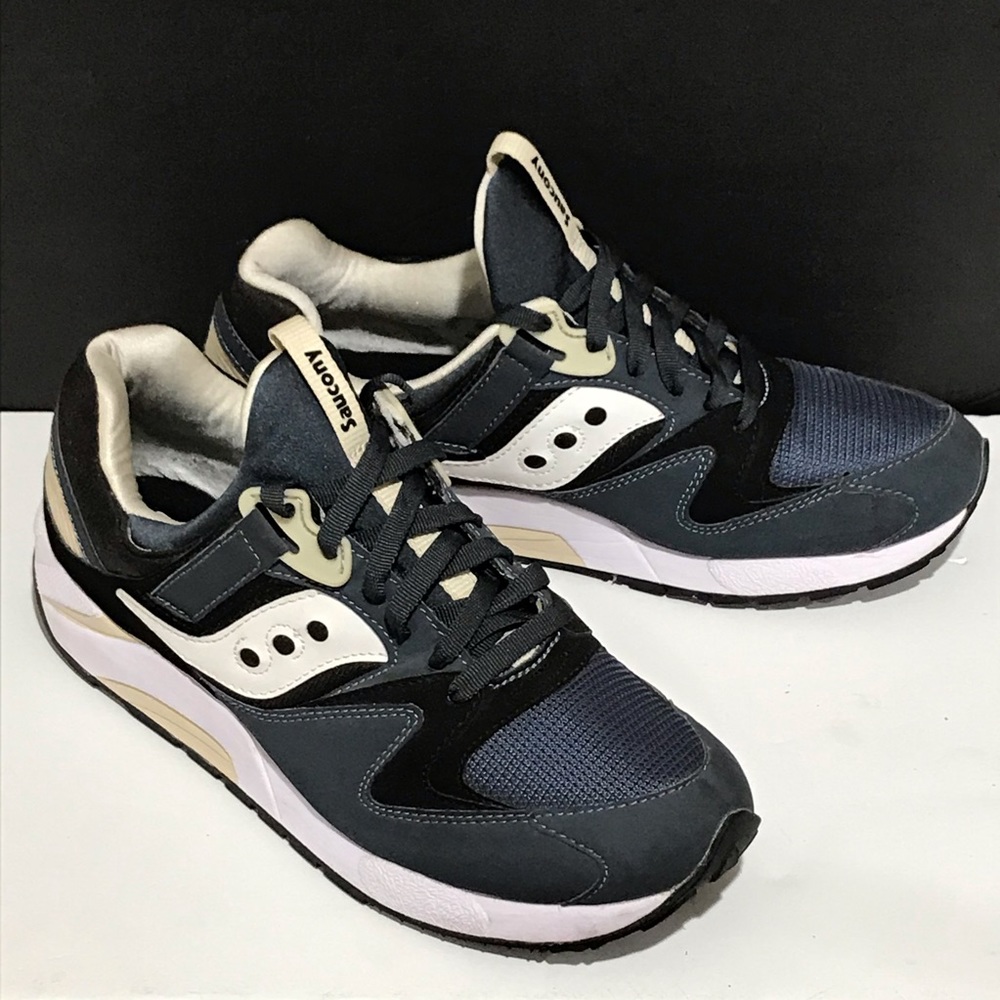 SAUCONY Sneaker Freaker GRID 9000  
Size 10.5 -US